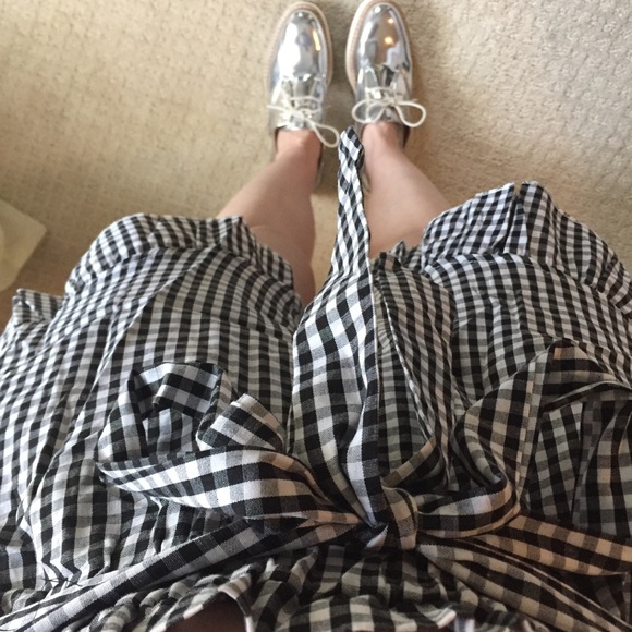 Last 1! Final Price Drop! Tie Front Gingham Shorts - Picture 4 of 6